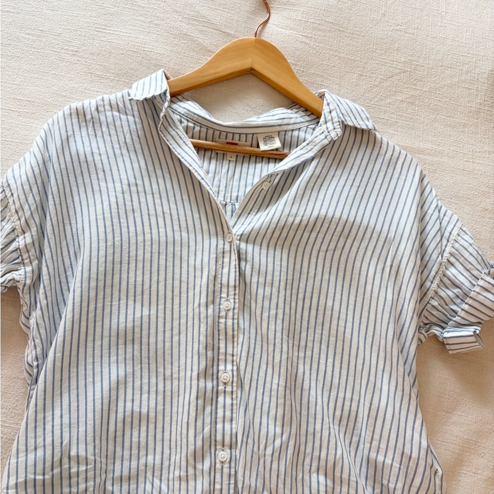 Levi’s | Button-Up Blouse